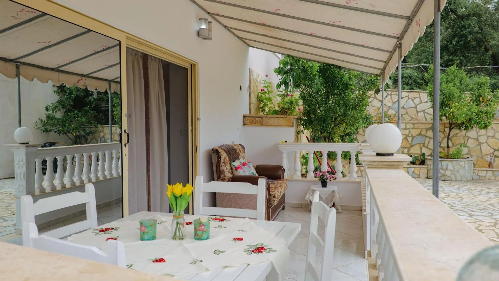 Villa Matilda Borsh Apartment